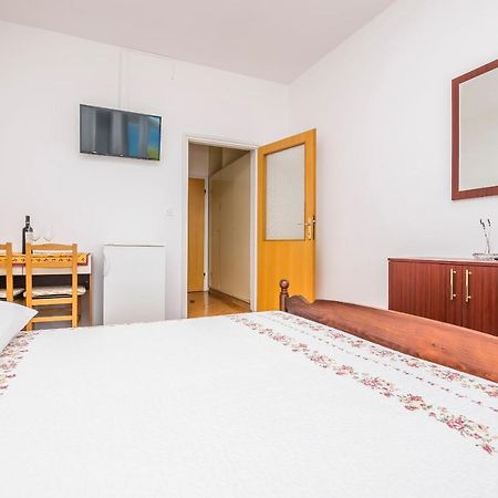 Apartment And Rooms Franka Zaboric Ngoại thất bức ảnh
