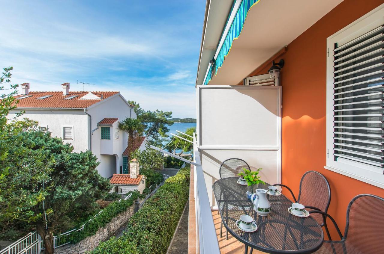 Apartment And Rooms Franka Zaboric Ngoại thất bức ảnh
