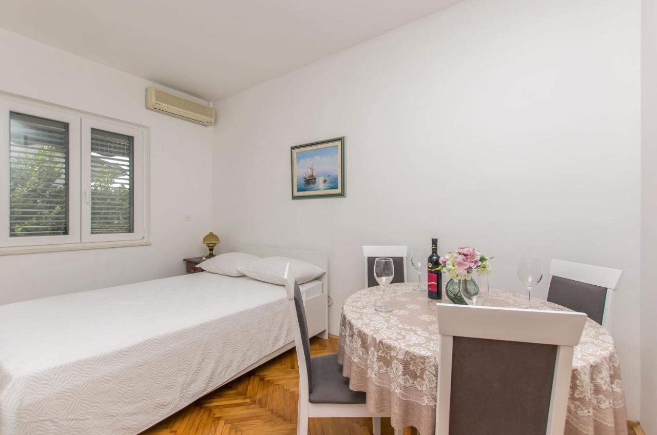 Apartment And Rooms Franka Zaboric Ngoại thất bức ảnh