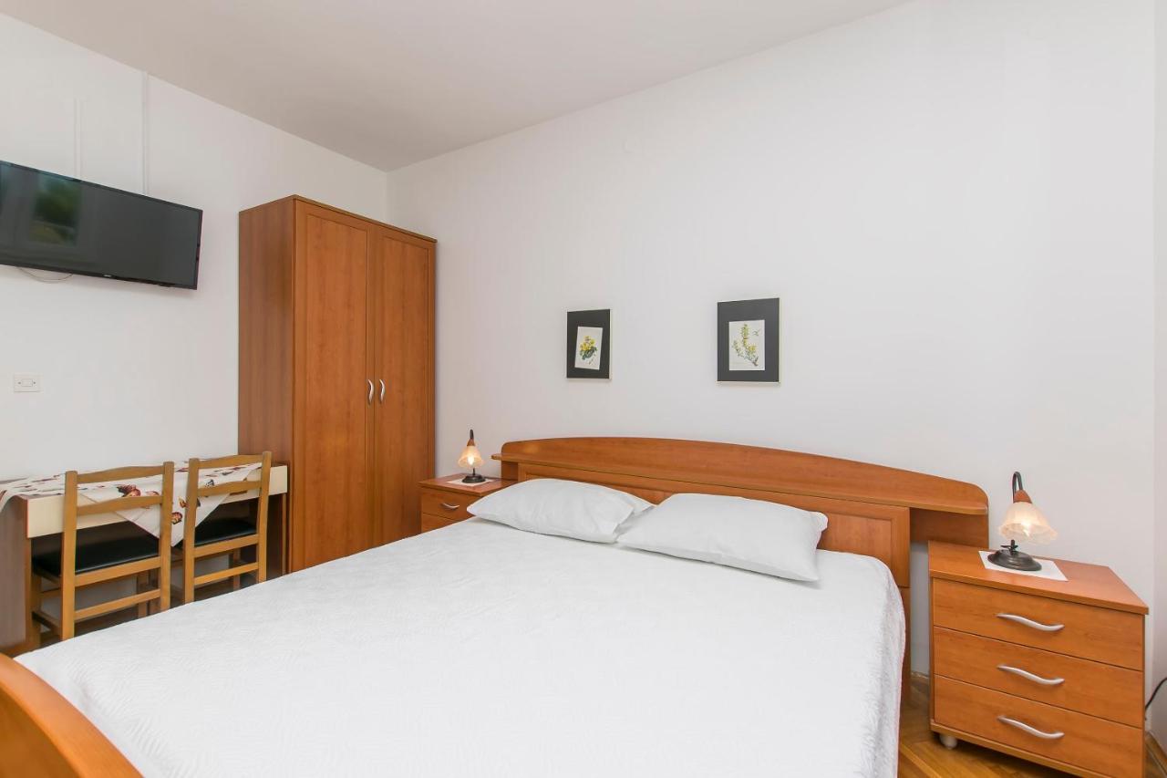 Apartment And Rooms Franka Zaboric Ngoại thất bức ảnh