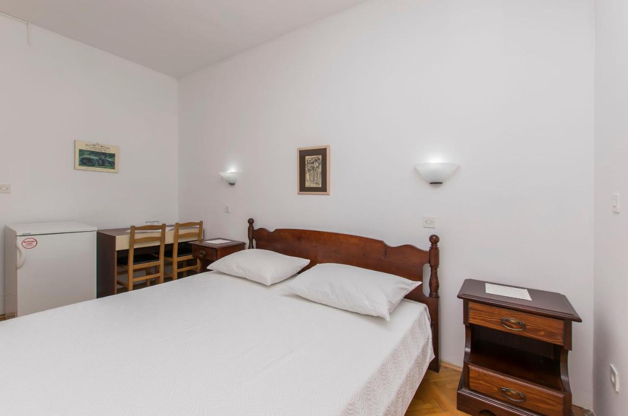 Apartment And Rooms Franka Zaboric Ngoại thất bức ảnh