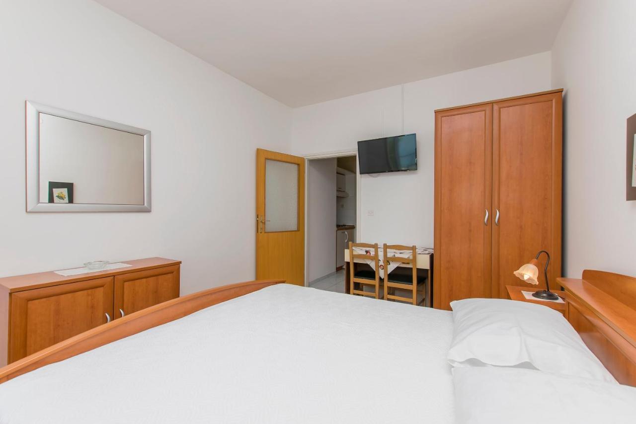 Apartment And Rooms Franka Zaboric Ngoại thất bức ảnh