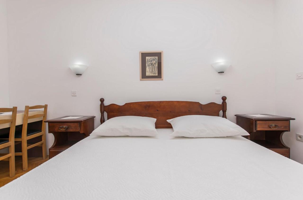 Apartment And Rooms Franka Zaboric Ngoại thất bức ảnh