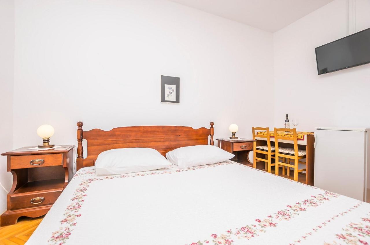 Apartment And Rooms Franka Zaboric Ngoại thất bức ảnh