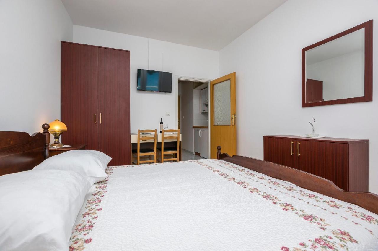 Apartment And Rooms Franka Zaboric Ngoại thất bức ảnh