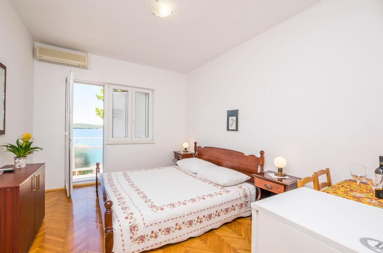 Apartment And Rooms Franka Zaboric Ngoại thất bức ảnh